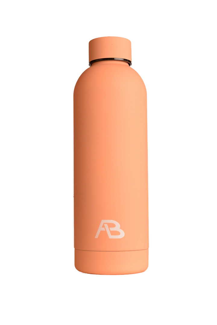 Coral. Color naranja rosado con logo de Atenea Botellas en blanco